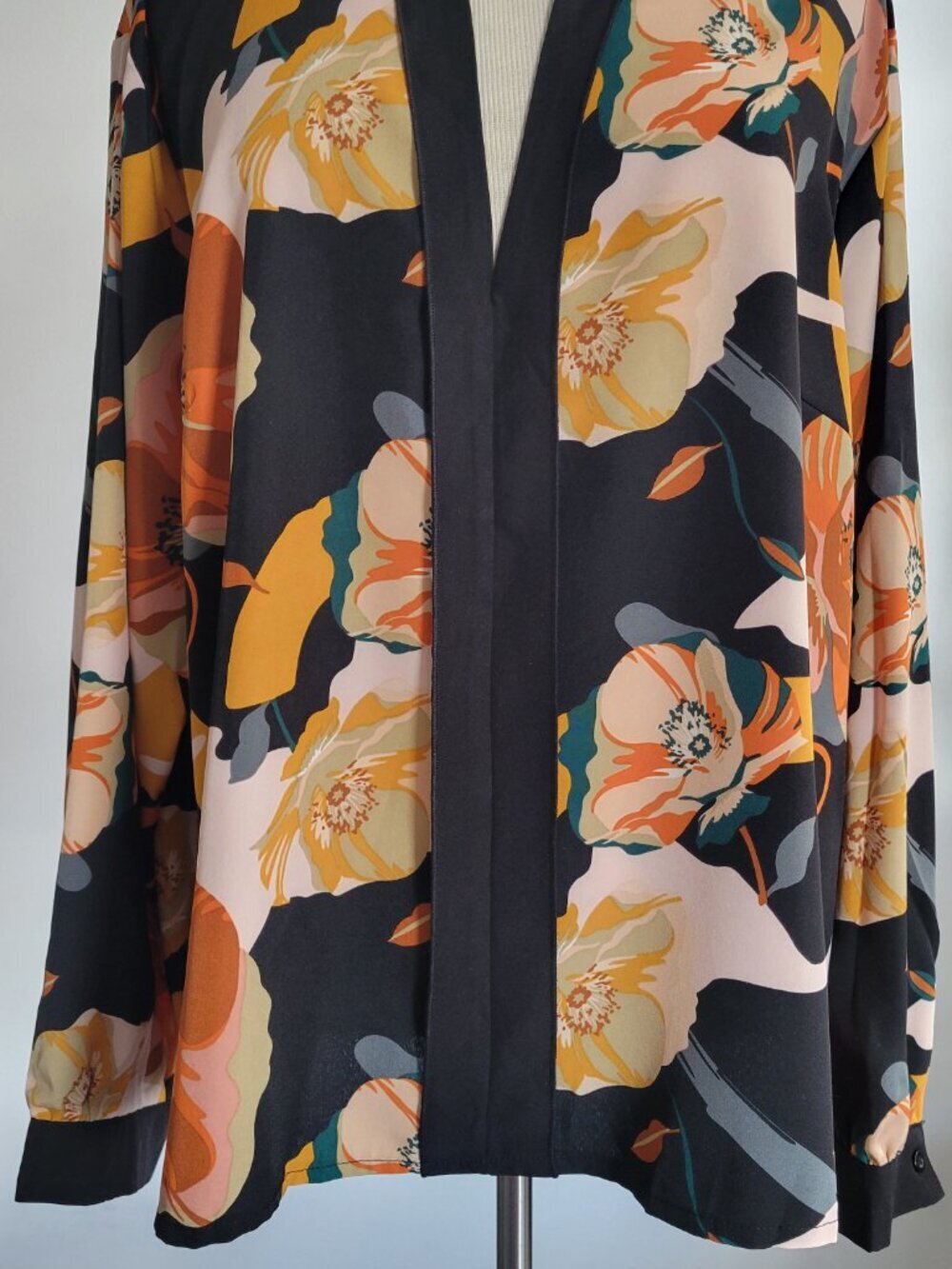 Shein Orange and Black Batwing Sleeve Design Hibiscus Top (Size: 3X) - Picture 13 of 15